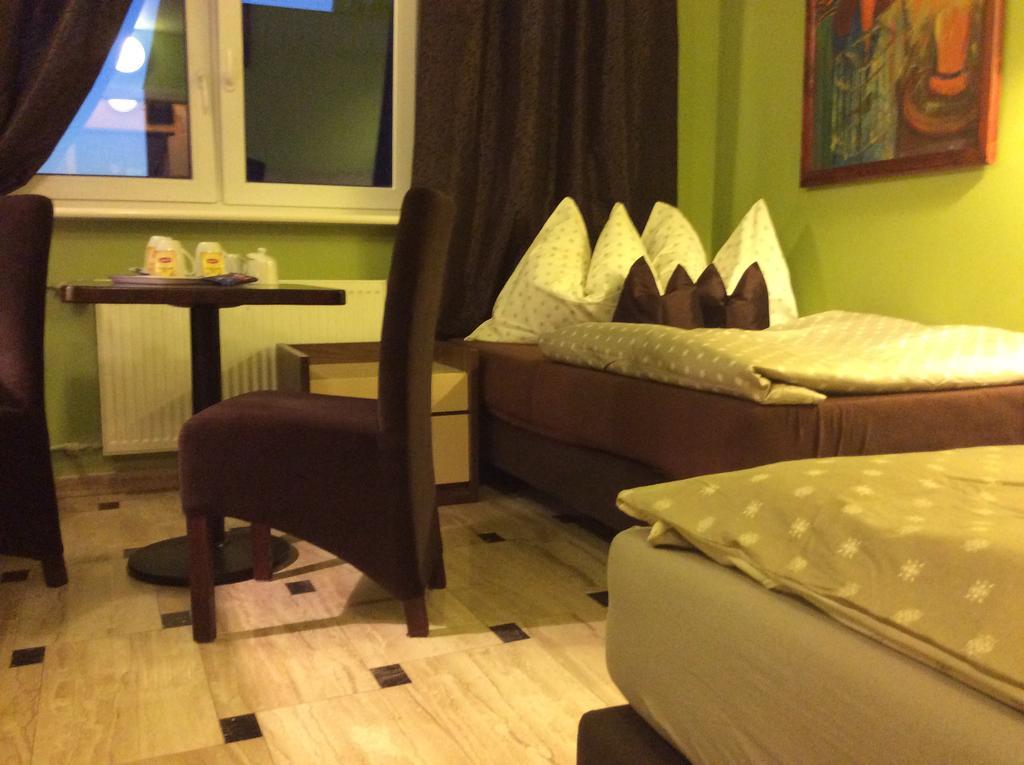 Mika Rooms Raclawicka 144 & Wislicka 3 Studio - Adults Only Varšava Exteriér fotografie
